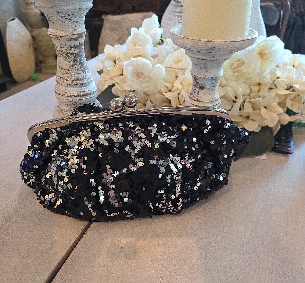 Mossimo Supply Co. Black Sequin Kiss-Lock Evening Clutch - Picture 3 of 8